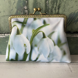 White Snowdrops Floral Satin 5.5 Bronze Clasp Purse Frame Clutch Bag