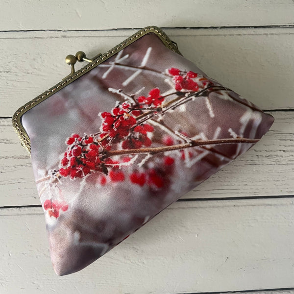 Winter Frosted Red Berries Satin 5.5 Inch Clasp Purse Frame Clutch Bag