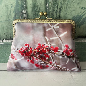 Winter Frosted Red Berries Satin 5.5 Inch Clasp Purse Frame Clutch Bag