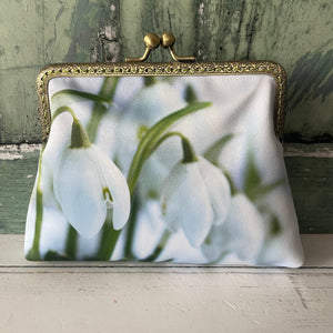 Handmade White Snowdrops Satin 5.5 Inch Sew In Clasp Purse Frame Clutch Bag